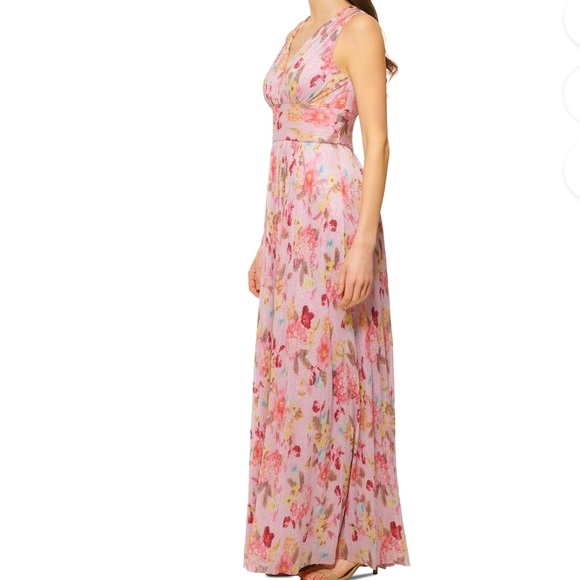 NWT Jessica Howard Carlyle Metallic
Pleated Chiffon Gown - Picture 8 of 8